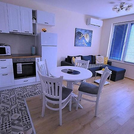 Nicky Holiday Flat Burgas Esterno foto